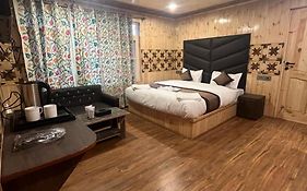Pine Palace Resort